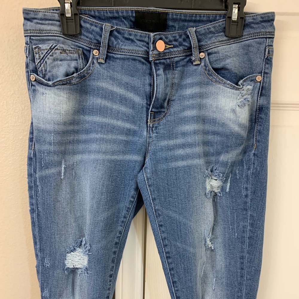 EUC Buckle Black Ankle Skinny Sz. 28